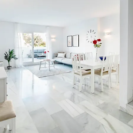 Appartement Captivating 2 Bedroom In Popular Nueva Andalucia Close To Centro Plaza Marbellac