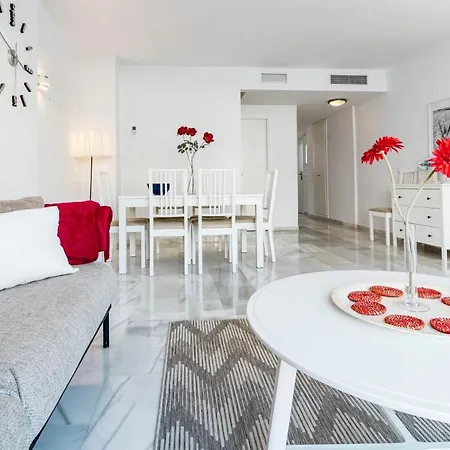 Captivating 2 Bedroom In Popular Nueva Andalucia Close To Centro Plaza Appartement