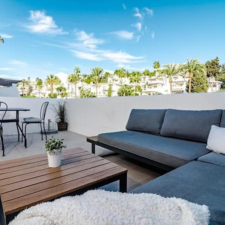 Captivating 2 Bedroom In Popular Nueva Andalucia Close To Centro Plaza Appartement *